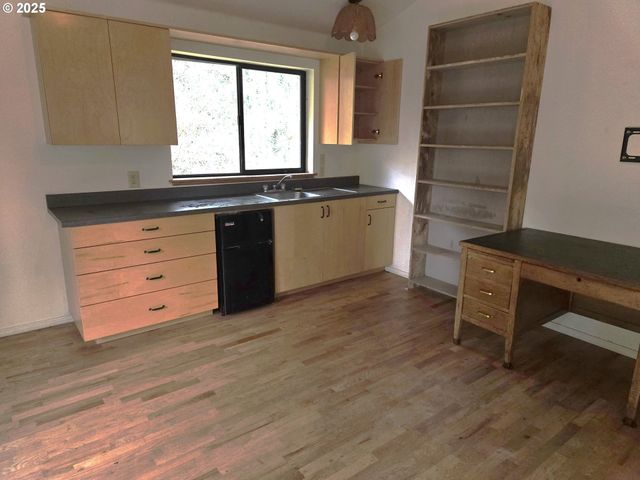 57235 HARLOCKER HILL Rd, Coquille, OR 97423