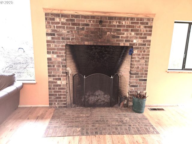 57235 HARLOCKER HILL Rd, Coquille, OR 97423