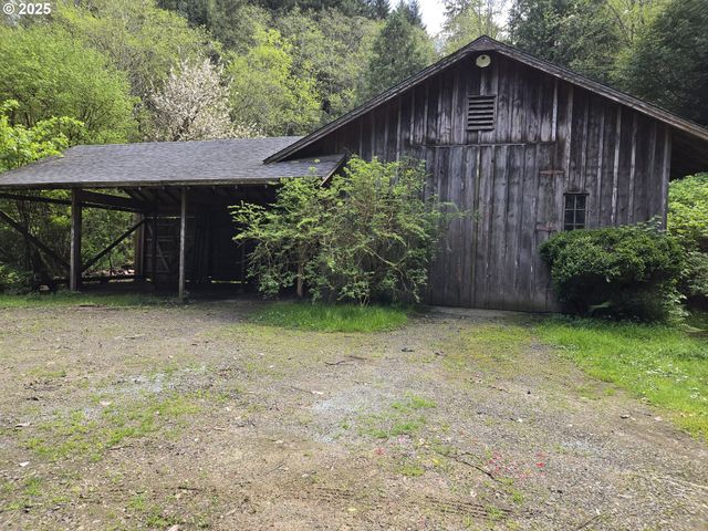 57235 HARLOCKER HILL Rd, Coquille, OR 97423