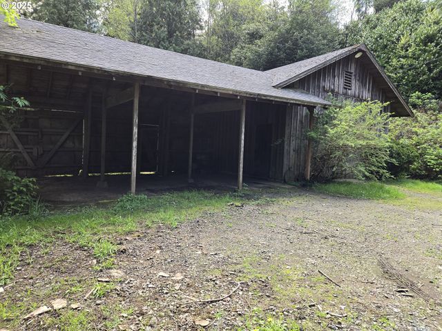 57235 HARLOCKER HILL Rd, Coquille, OR 97423