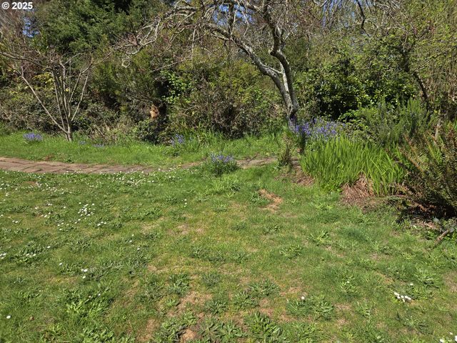 57235 HARLOCKER HILL Rd, Coquille, OR 97423