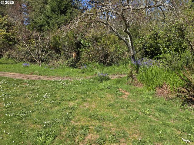 57235 HARLOCKER HILL Rd, Coquille, OR 97423