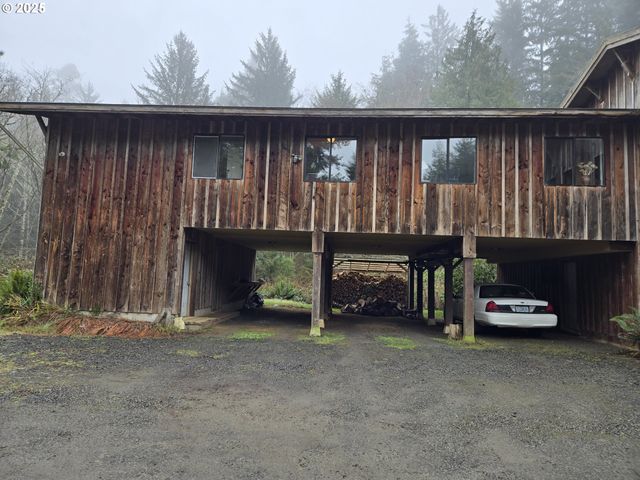 57235 HARLOCKER HILL Rd, Coquille, OR 97423