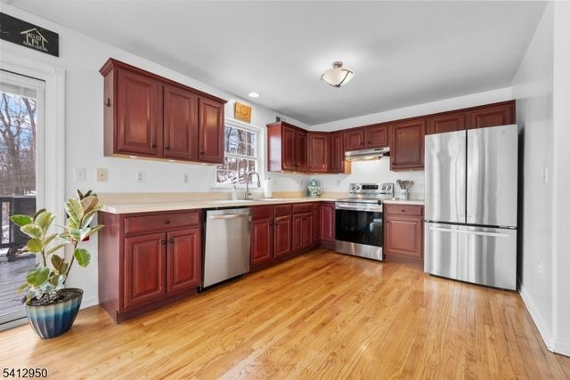 6 Flora Ave, Hopatcong Boro, NJ 07874