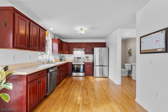 6 Flora Ave, Hopatcong Boro, NJ 07874