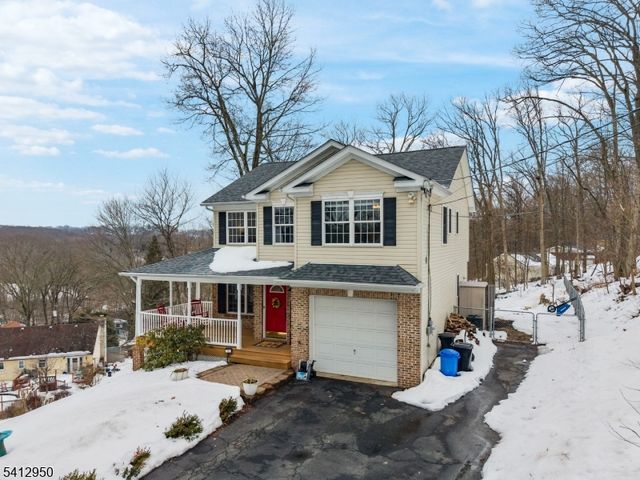 6 Flora Ave, Hopatcong Boro, NJ 07874