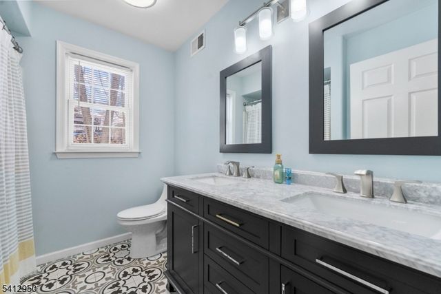 6 Flora Ave, Hopatcong Boro, NJ 07874