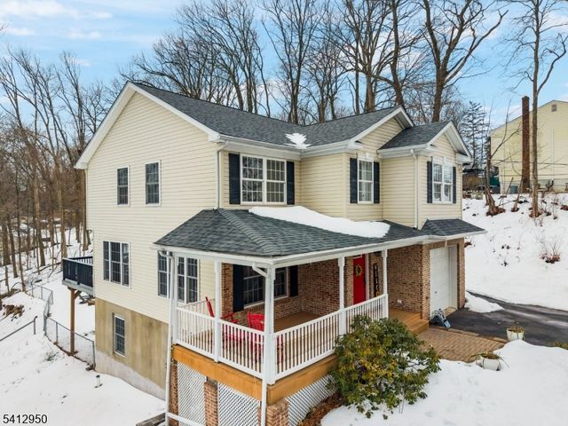 6 Flora Ave, Hopatcong Boro, NJ 07874