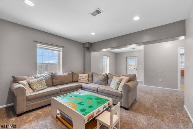 6 Flora Ave, Hopatcong Boro, NJ 07874