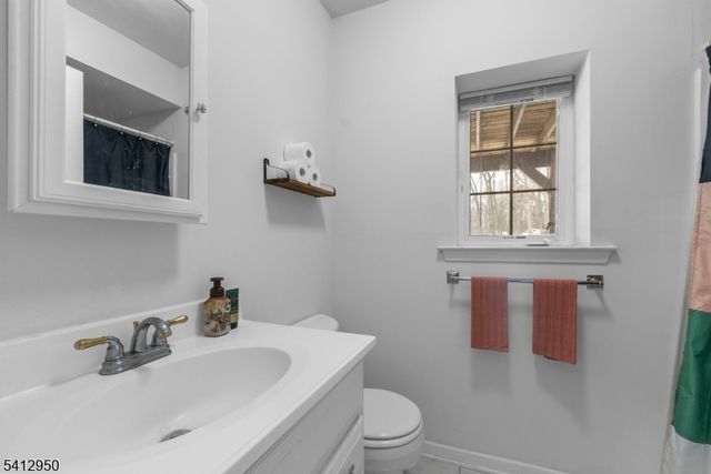 6 Flora Ave, Hopatcong Boro, NJ 07874