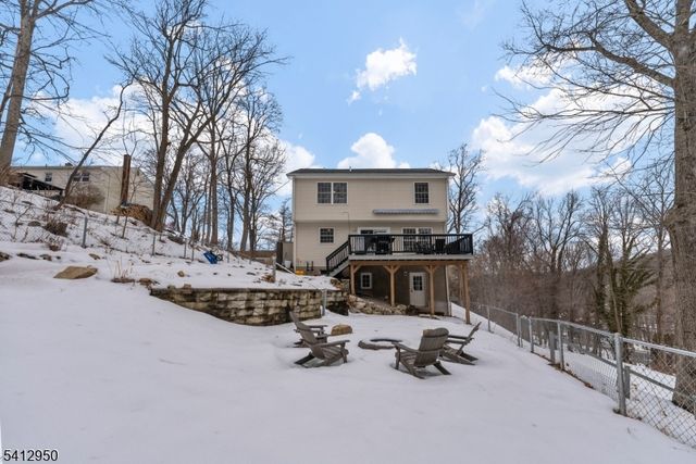 6 Flora Ave, Hopatcong Boro, NJ 07874