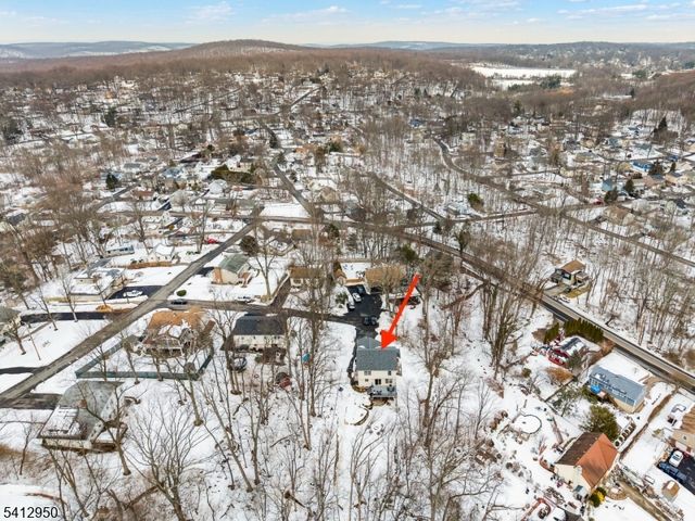 6 Flora Ave, Hopatcong Boro, NJ 07874