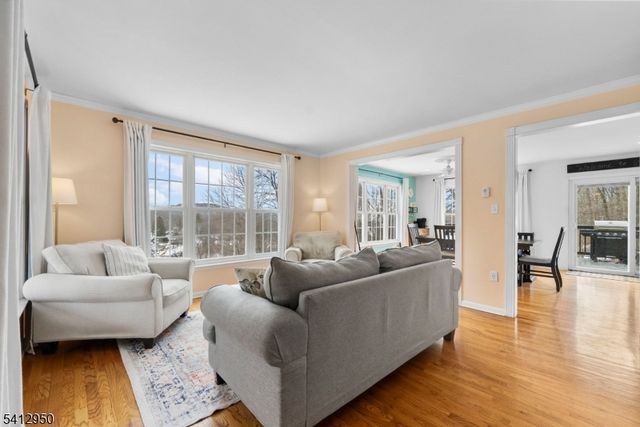 6 Flora Ave, Hopatcong Boro, NJ 07874