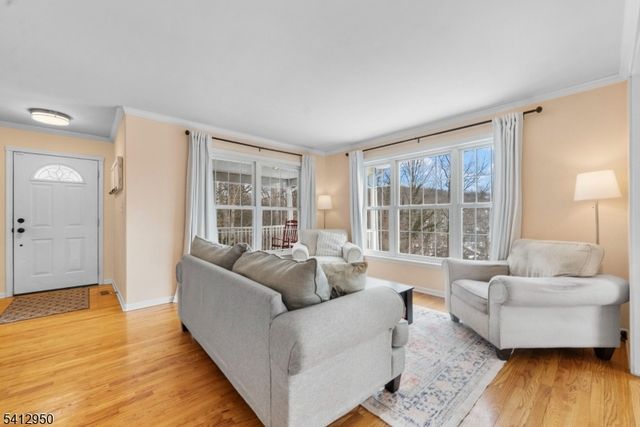 6 Flora Ave, Hopatcong Boro, NJ 07874