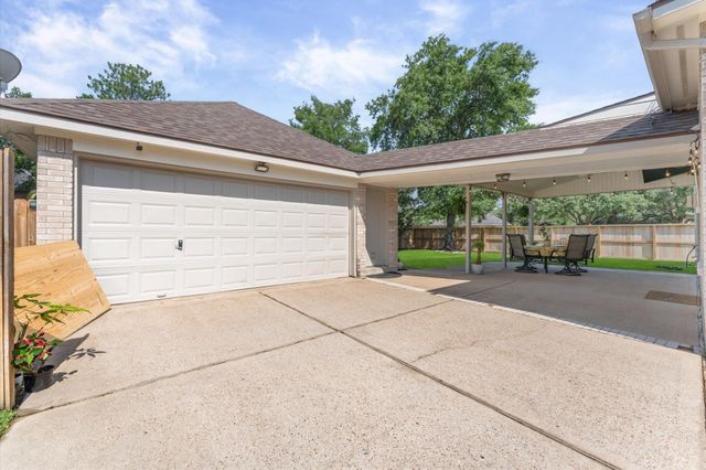 13735 Greenwood Manor Drive, Cypress, TX 77429