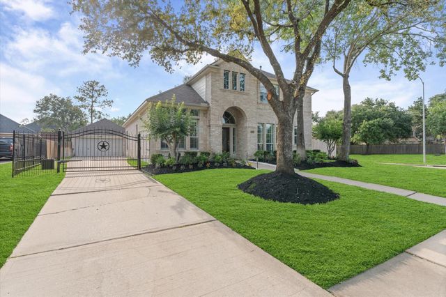 13735 Greenwood Manor Drive, Cypress, TX 77429
