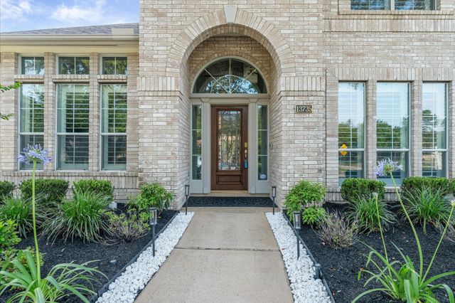 13735 Greenwood Manor Drive, Cypress, TX 77429
