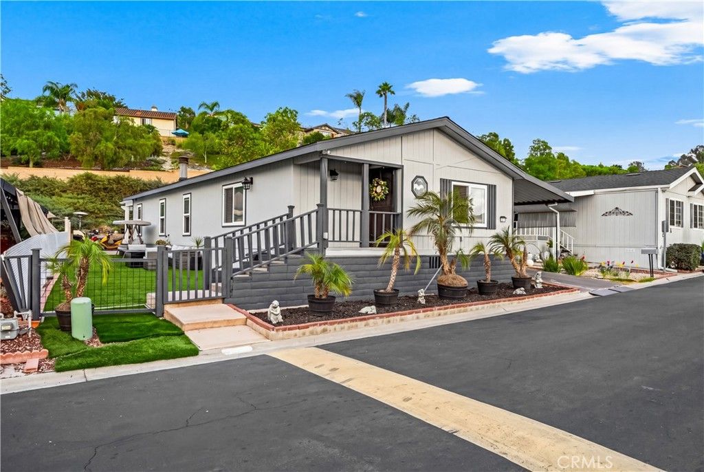 200 S Emerald Drive 22, Vista, CA 92081 — photo 2