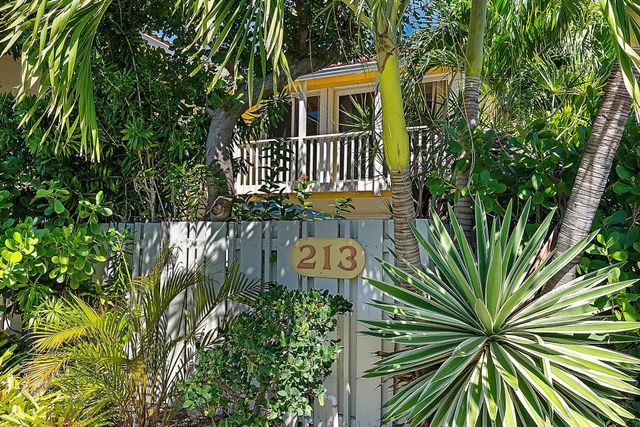 213 Seabreeze Circle, Jupiter, FL 33477