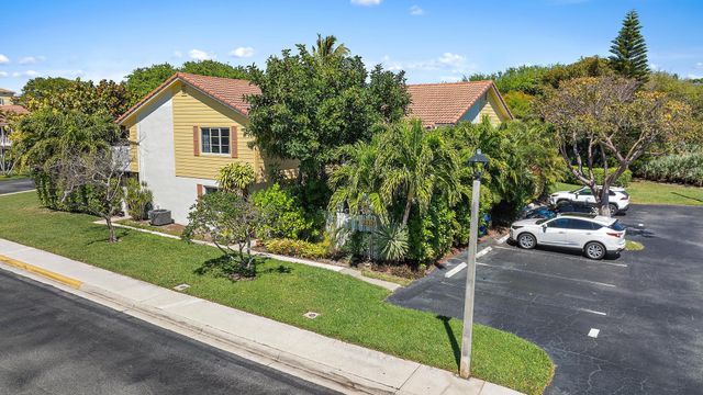 213 Seabreeze Circle, Jupiter, FL 33477