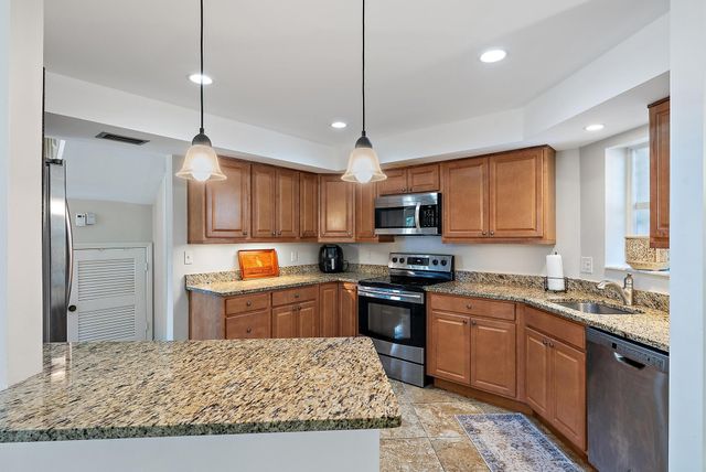 213 Seabreeze Circle, Jupiter, FL 33477