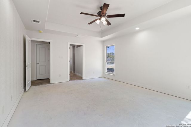 140 Great Oaks, La Vernia, TX 78121