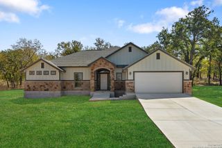 140 Great Oaks, La Vernia, TX 78121