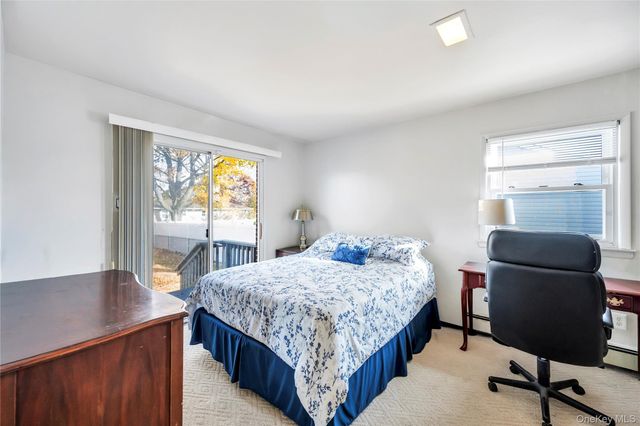 25 Flanders Place, West Babylon, NY 11704