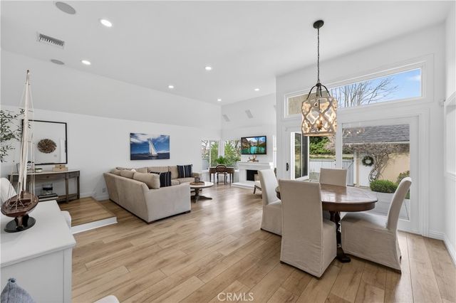 7 E Yale loop, Irvine, CA 92604