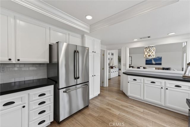 7 E Yale loop, Irvine, CA 92604