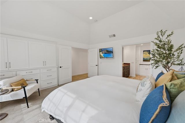 7 E Yale loop, Irvine, CA 92604