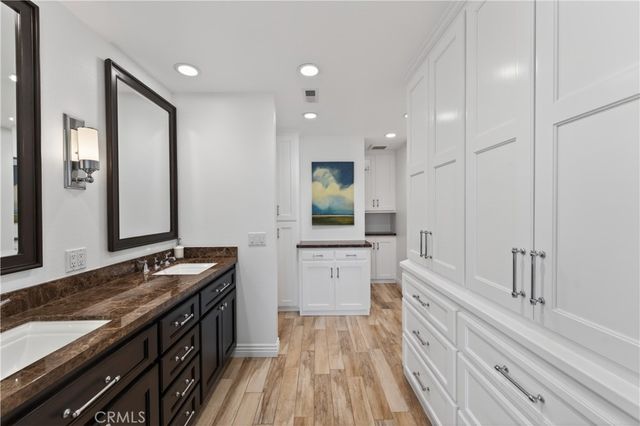 7 E Yale loop, Irvine, CA 92604