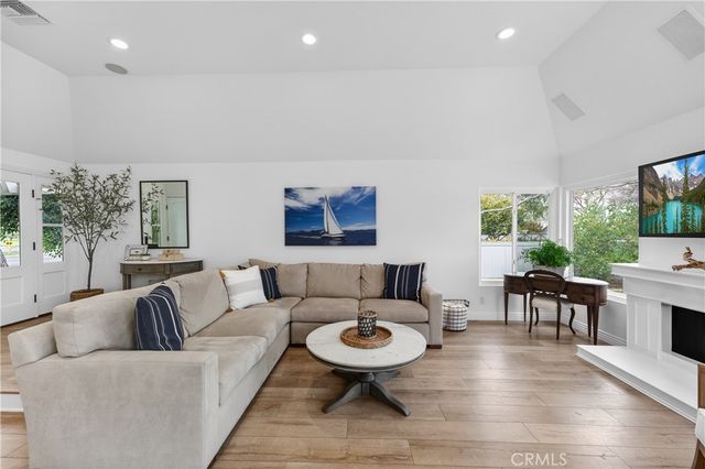 7 E Yale loop, Irvine, CA 92604