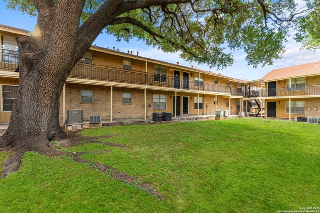 923 Vance Jackson Rd Apt 1104, San Antonio, TX 78201