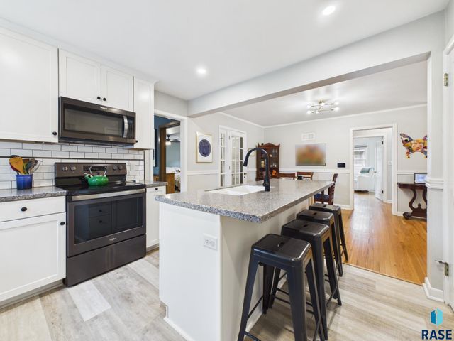 2310 S 1st Ave Avenue, Sioux Falls, SD 57105