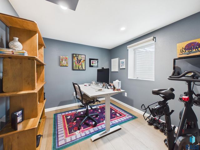 2310 S 1st Ave Avenue, Sioux Falls, SD 57105