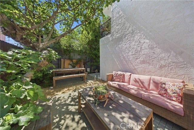 1572 S Ridgeley, Los Angeles, CA 90019