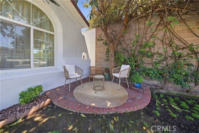 1572 S Ridgeley, Los Angeles, CA 90019
