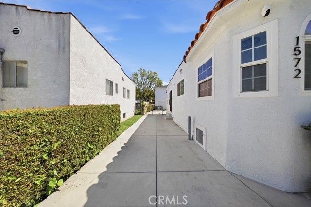 1572 S Ridgeley, Los Angeles, CA 90019
