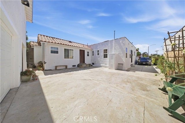 1572 S Ridgeley, Los Angeles, CA 90019