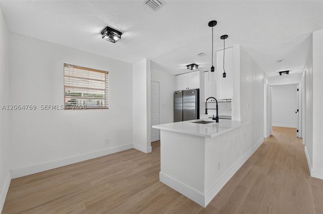1583 NE 152nd St, North Miami Beach, FL 33162