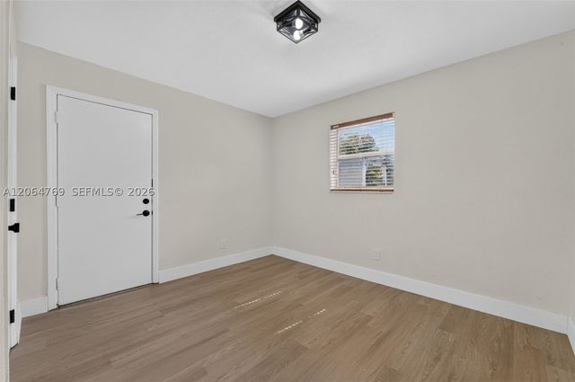 1583 NE 152nd St, North Miami Beach, FL 33162