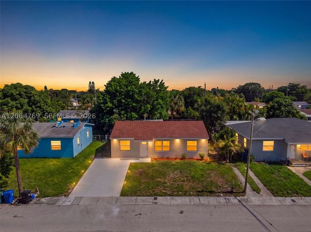 1583 NE 152nd St, North Miami Beach, FL 33162