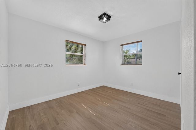1583 NE 152nd St, North Miami Beach, FL 33162