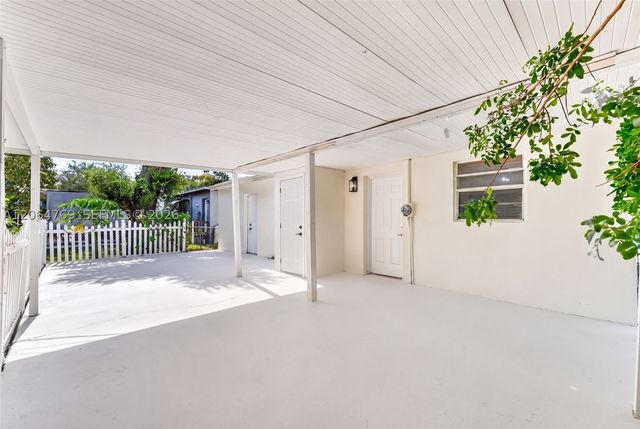 1583 NE 152nd St, North Miami Beach, FL 33162