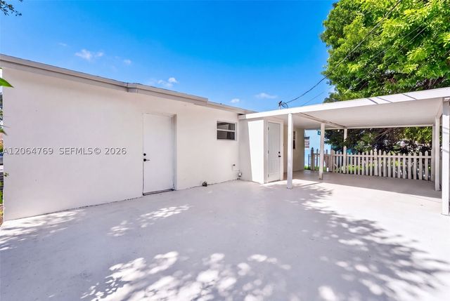 1583 NE 152nd St, North Miami Beach, FL 33162