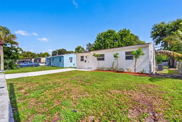 1583 NE 152nd St, North Miami Beach, FL 33162