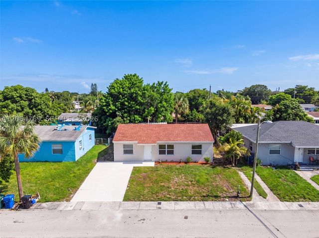 1583 NE 152nd St, North Miami Beach, FL 33162