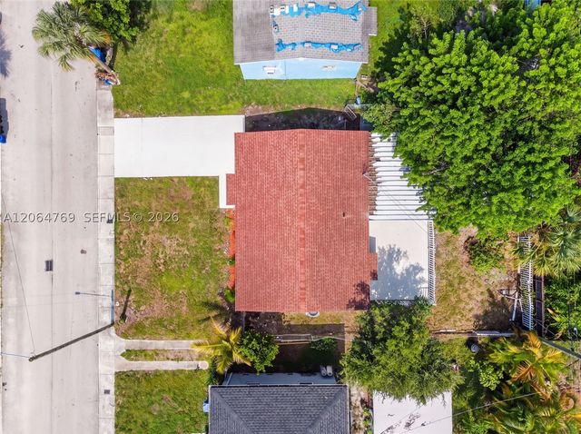 1583 NE 152nd St, North Miami Beach, FL 33162