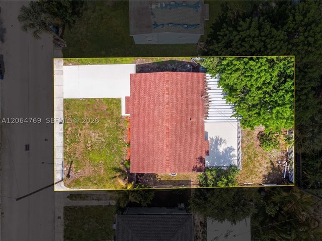 1583 NE 152nd St, North Miami Beach, FL 33162